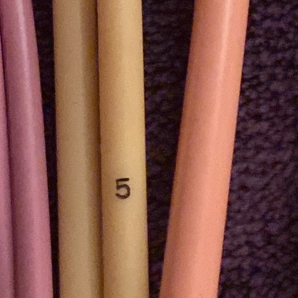 Lot of 10 pair vintage knitting needles and 3 singles - Picture 9 of 10